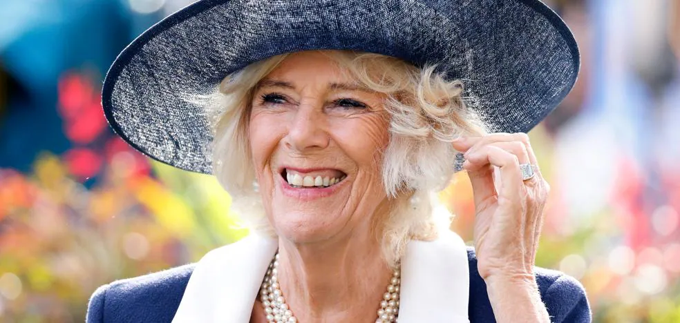 Why did Queen Camilla flee to India without King Charles