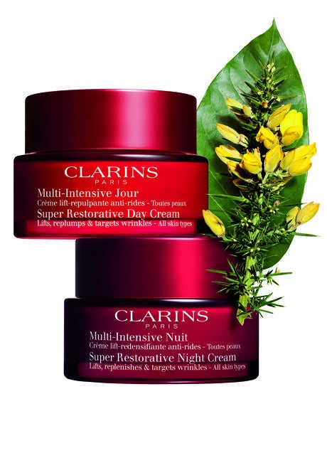 La crema Multi-Intensive de Clarins tiene versión de día y de noche.