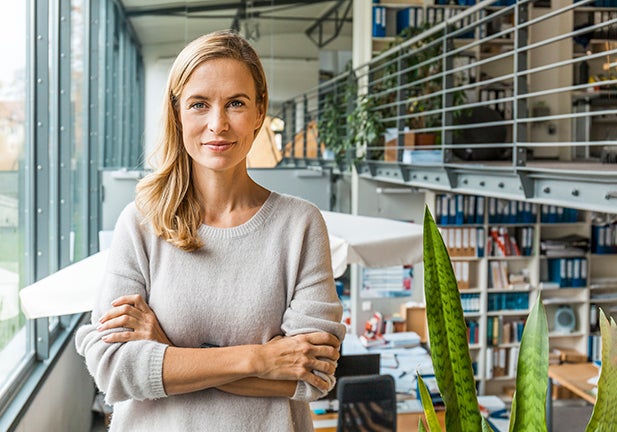 Guerra al edadismo: ¿deberías mantener tu edad en secreto en la oficina?