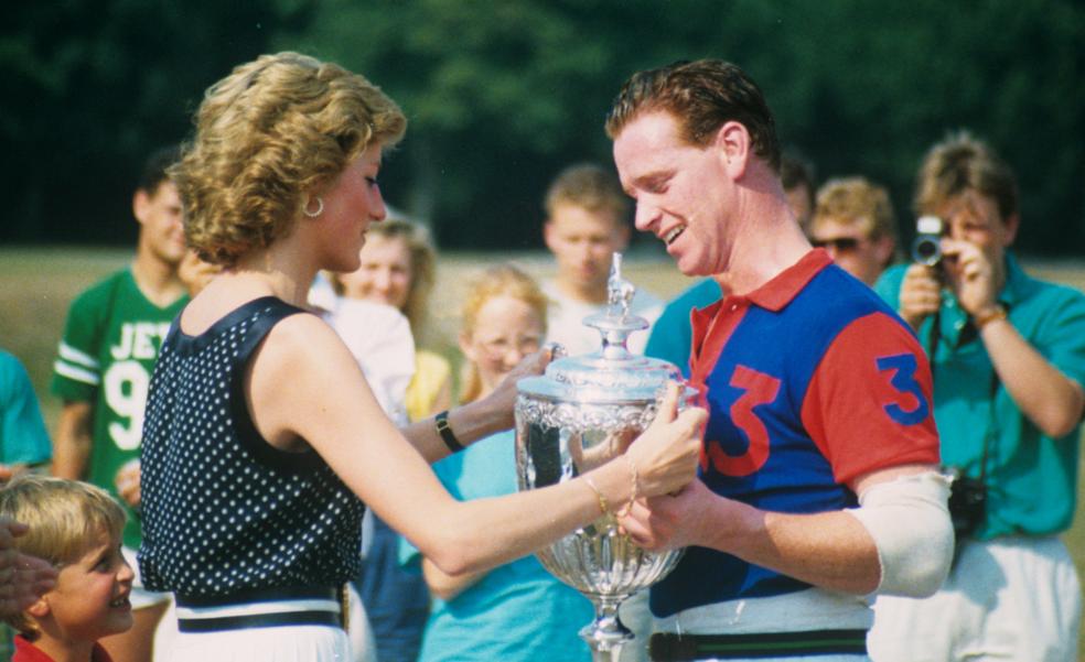 Por qué James Hewitt fue el amante de Diana de Gales más perjudicado: perdió su trabajo, confesó su relación con la princesa (y ahora ayuda a los ucranianos)