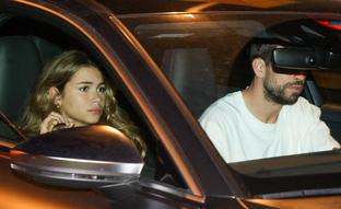 Clara Chía, la novia de Piqué: le sedujo gracias a ser comprensiva (y no una diva) y es el mayor apoyo para cerrar el trato de divorcio con Shakira