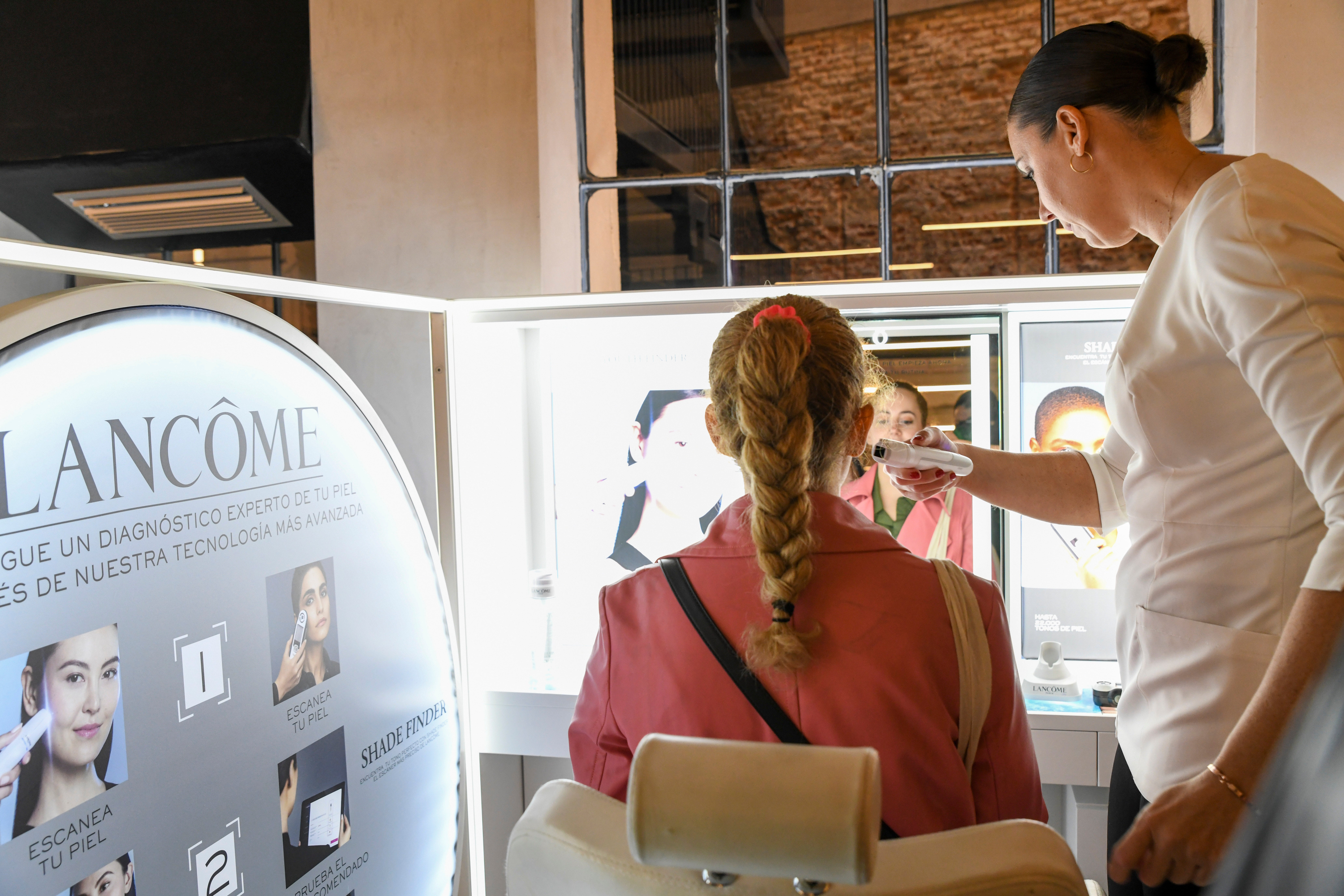 Exitazo de Mujerhoy Beauty Fest en Madrid: del lleno total en los talleres de perfumes y maquillaje al after work más cool