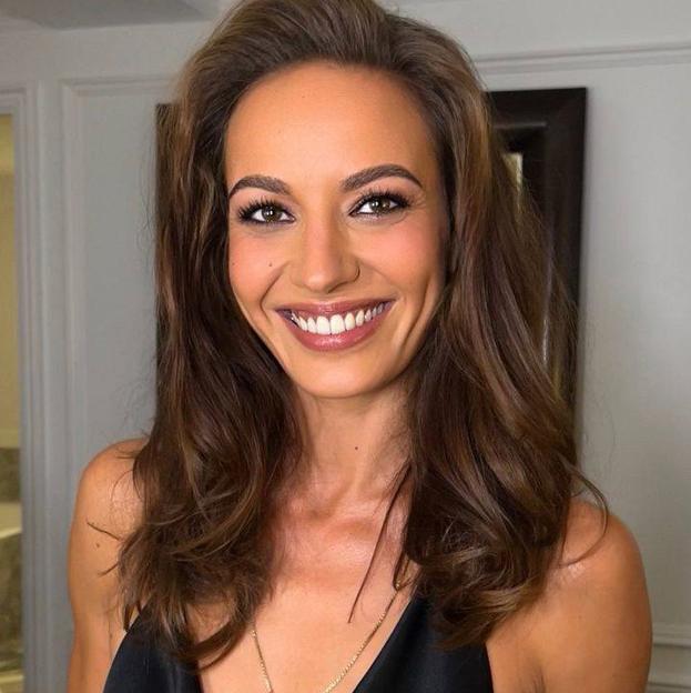 Tres sérum con color antiedad para un look de maquillaje natural rejuvenecedor muy radiante y con arrugas difuminadas