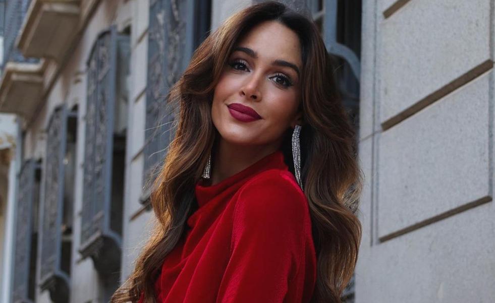 Este precioso vestido rojo de Bershka baratísimo es ya el look de Nochevieja favorito de las influencers