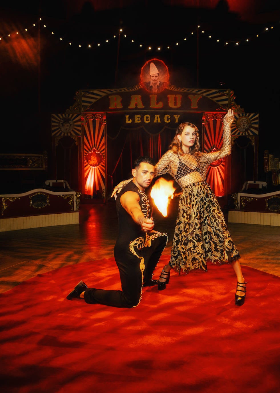 Volúmenes impresionantes, atrevidos estampados y mucho brillo: las tendencias más espectaculares que inspirarán tus looks de fiesta