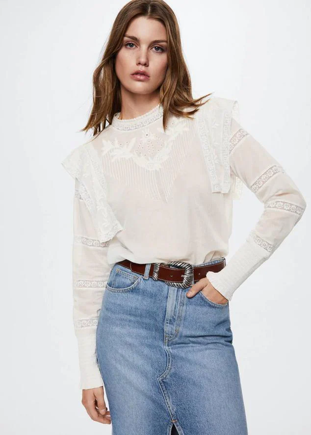 10 blusas blancas elegantes que necesitas para tu fondo de armario |