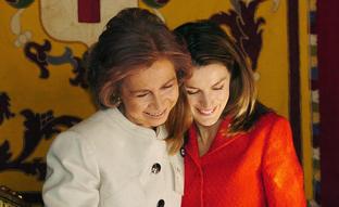 2012: el año en el que Letizia y la reina Sofía dieron una lección de sororidad royal combatiendo juntas la humillación provocada por la infidelidad del rey Juan Carlos