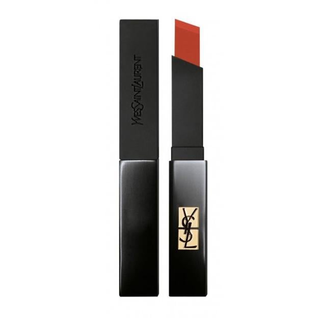 Rouge Pur Couture The Slim Velvet Radical de Yves Saint Laurent.