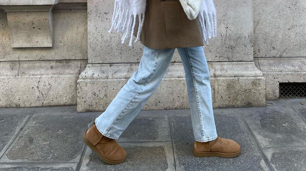 Cómo combinar las botas de pelito tendencia del momento: 15 looks con los zapatos más cómodos y calentitos del invierno