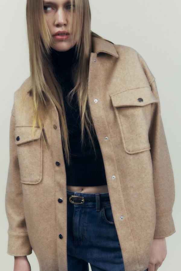 Las sobrecamisas todoterreno de Zara que te solucionarán la vestimenta diaria con mucha elegancia