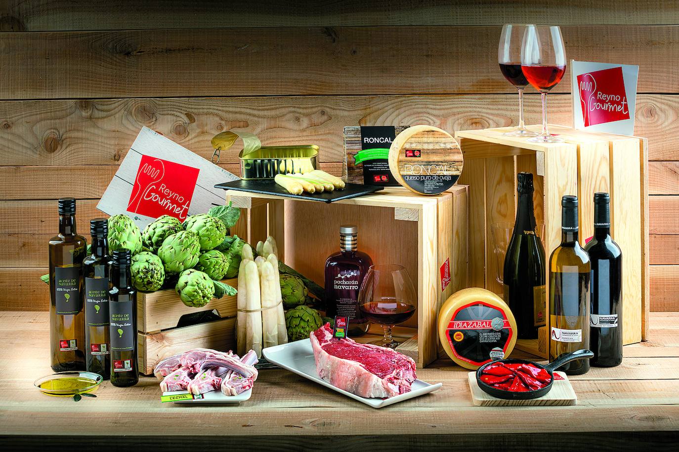 Regalos de Navidad gourmet para sibaritas y foodies: vinos y licores deliciosos, los mejores jamones, dulces exquisitos y experiencias gastro de lujo