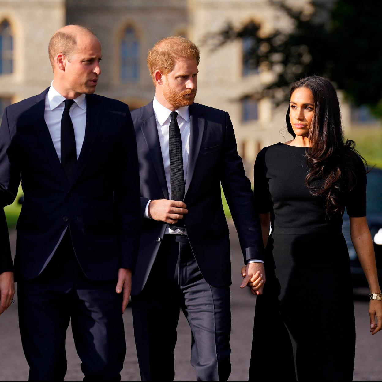 Meghan Markle, junto a Harry y Guillermo, en el funeral de Isabel II./getty