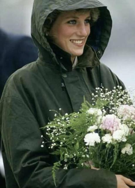 Lady Di con un abrigo Barbour./ Pinterest @dimitradimou