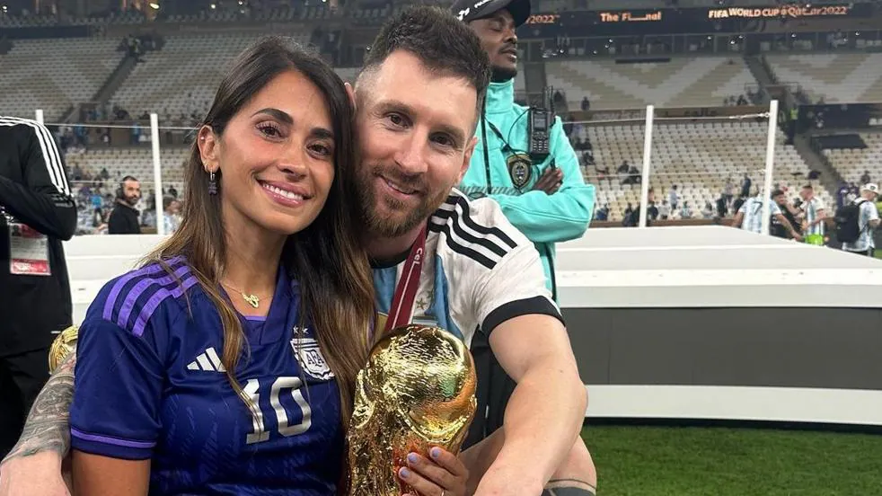 transacción Movilizar Efectivamente Los looks de Antonela Roccuzzo, la mujer de Messi que ha arrasado en el  Mundial de Qatar | Mujer Hoy