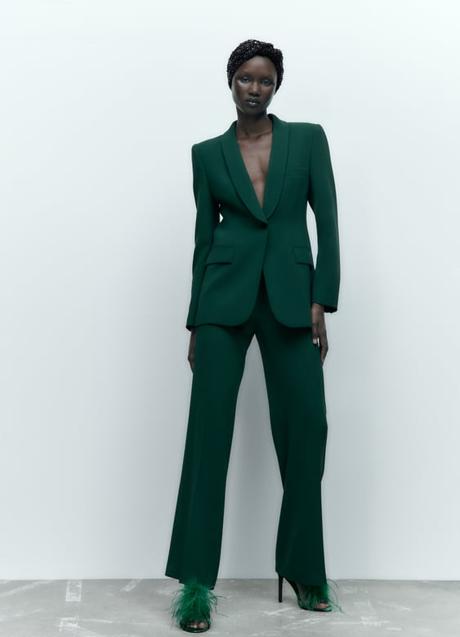 El traje verde de Zara.