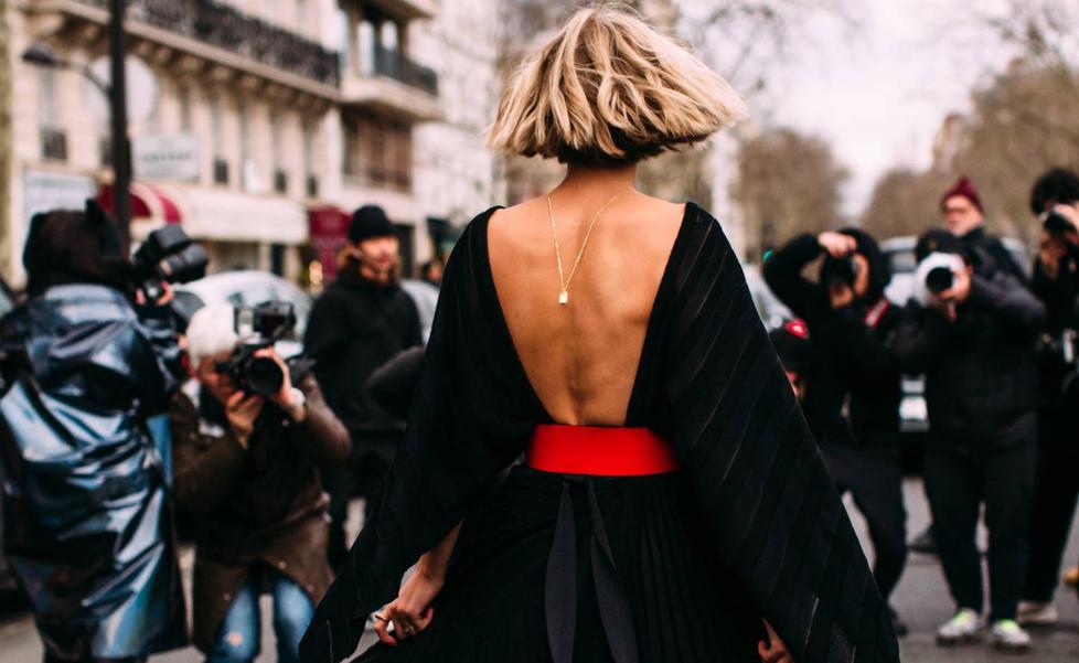 Este vestido negro de Zara de menos de 25 euros será tu mejor aliado en las cenas de Navidad