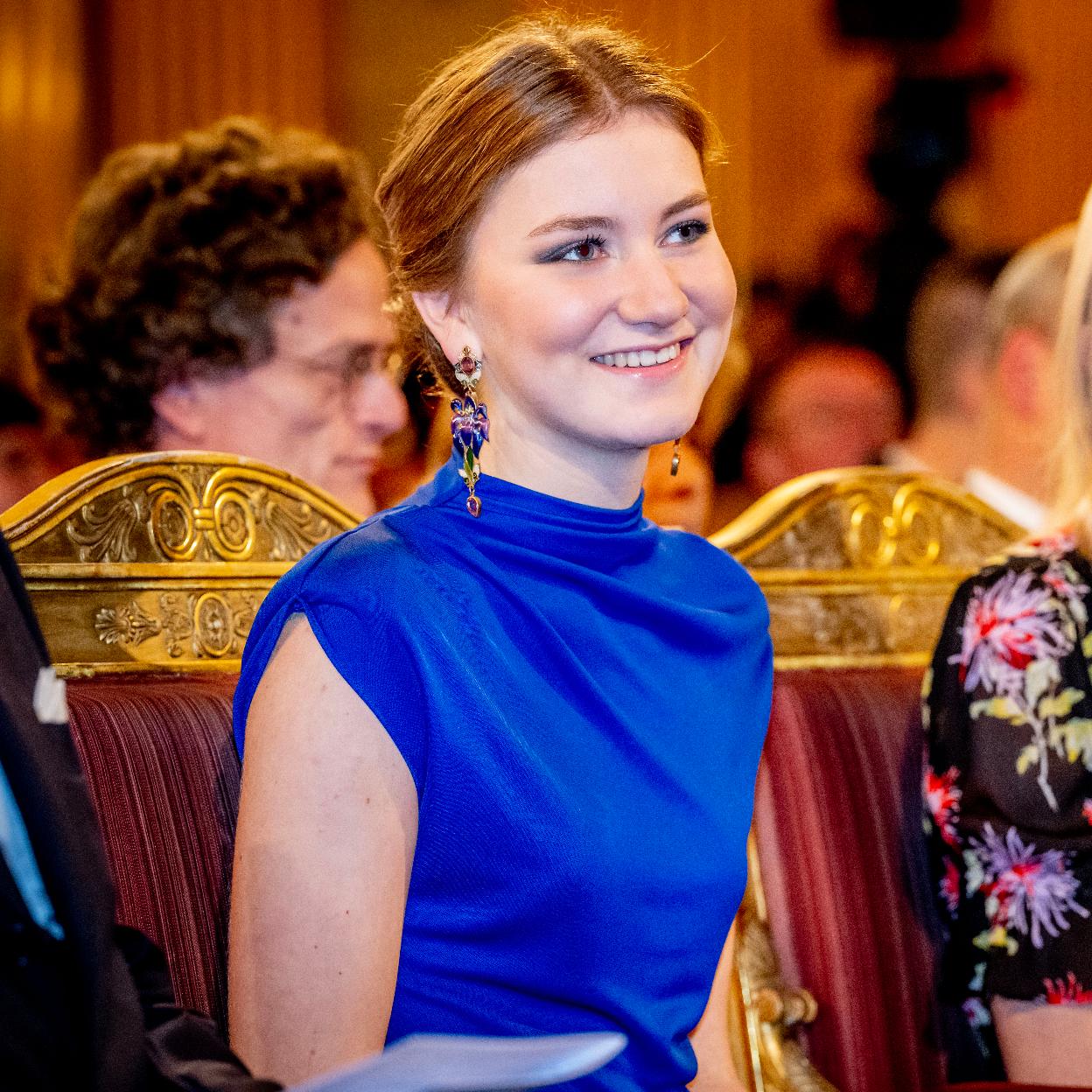 La princesa Elisabeth de Bélgica sonriente en el conicerto de Navidad./gtres