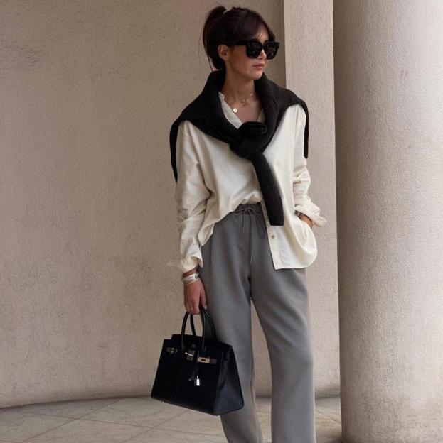 Esta es la bonita sudadera viral que enamora a las influencers, rejuvenece el look y se agota por horas