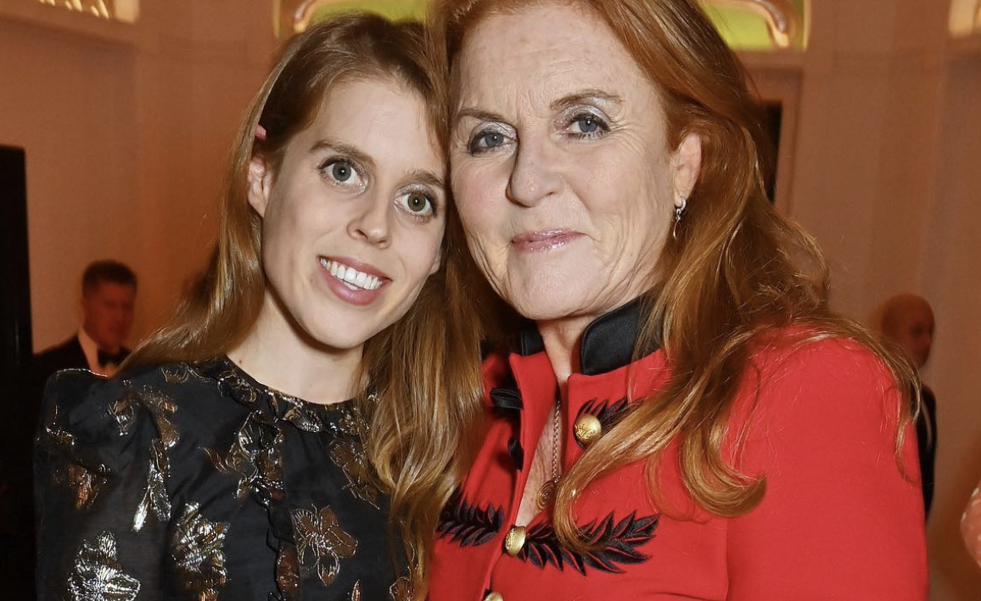 Las chaquetas favoritas de Sarah Ferguson son made in Spain y rejuvenecen a los 60