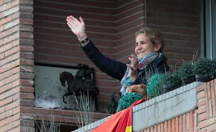 Todas las casas en las que la infanta Elena ha vivido gratis: el palacio de la Zarzuela, su primer nido de amor, el piso de lujo regalo de Juan Carlos tras su divorcio...