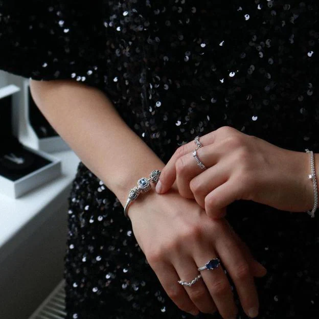 Trivial Entrada Penetración moda: Rebajas El Corte Inglés: pendientes, pulseras y anillos bonitos para  completar tus looks | Mujer Hoy