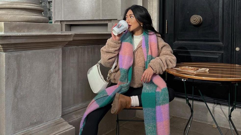 Las bufandas más bonitas que regalar en Navidad: son suaves y puedes sacarle mucho partido