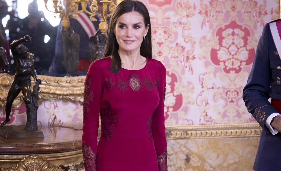 El mensaje oculto del nuevo anillo de la reina Letizia: una declaración de amor en una joya de casi 1.000 euros