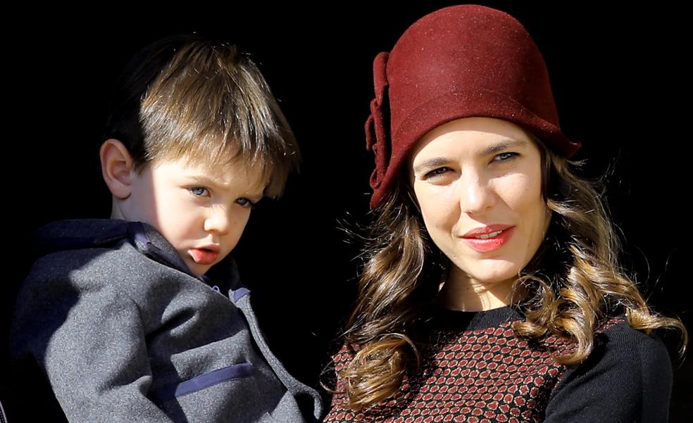 ¿Va a ser madre por tercera vez Carlota Casiraghi? La hija de Carolina de Mónaco lo vuelve hacer: la prensa anuncia su embarazo mientras ella ni confirma ni desmiente