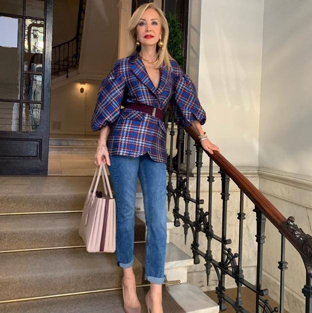 El vestido de Sfera de 15 euros que Carmen Lomana ha agotado es la mejor compra de rebajas de la semana