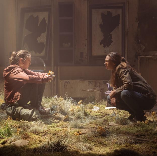 Bella Ramsey y Anna Torv en una imagen de The last of us.