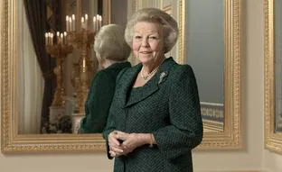 La reina Beatriz, la royal que más ha reinado en Holanda, cumple 85 años: de su huelga de hambre por amor al papel de abuela ejemplar con Catalina Amalia