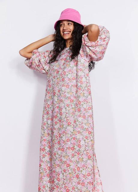 Vestido midi con mangas abullonadas y floral print rosa