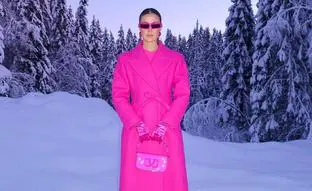Aprovecha el remate final de las rebajas para comprar los abrigos rosa de moda más bonitos con los que conquistarás en San Valentín
