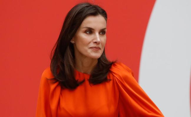 La marca de zapatos favorita de la reina Letizia ya tiene su versión made in Spain del calzado de doble faz de moda