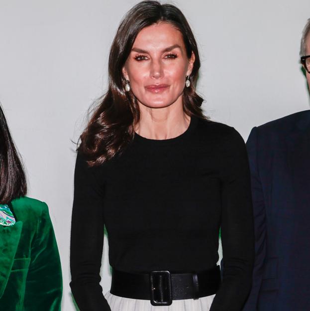 Los zapatos de Massimo Dutti de la reina Letizia y otros tacones cómodos ponibles y de fondo de armario que merecen la pena