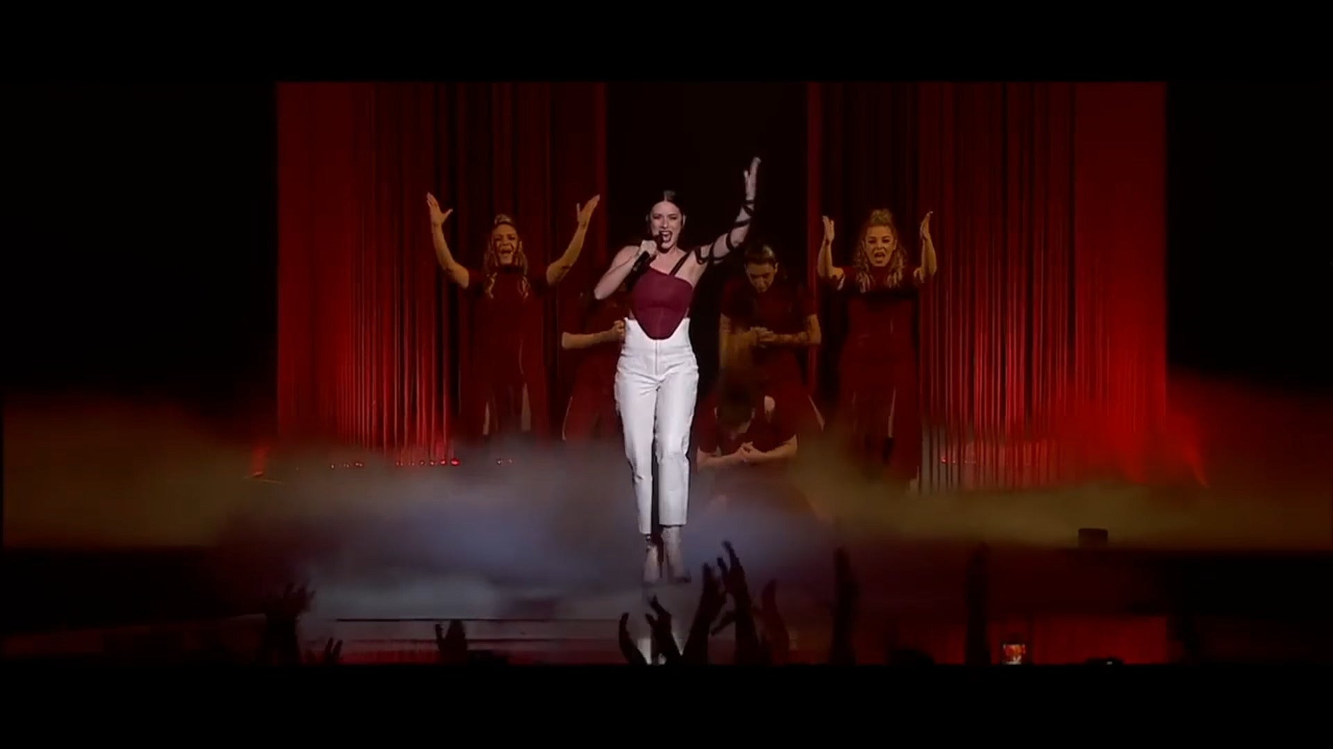 Hablamos con Karina sobre Blanca Paloma y su recuerdo de Eurovisión: errores, gatera y cómo le cambió la vida