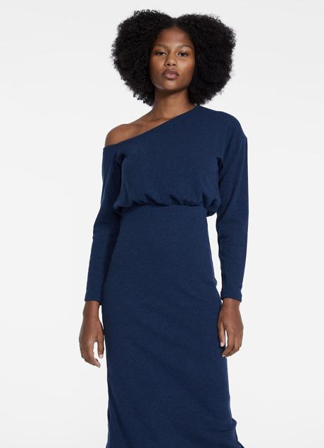 Vestido asimétrico de Stradivarius (25,99 euros)