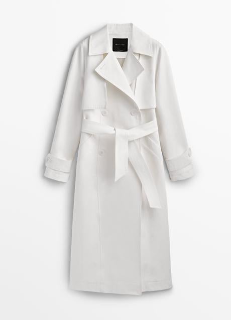 Gabardina en color blanco (199 euros)