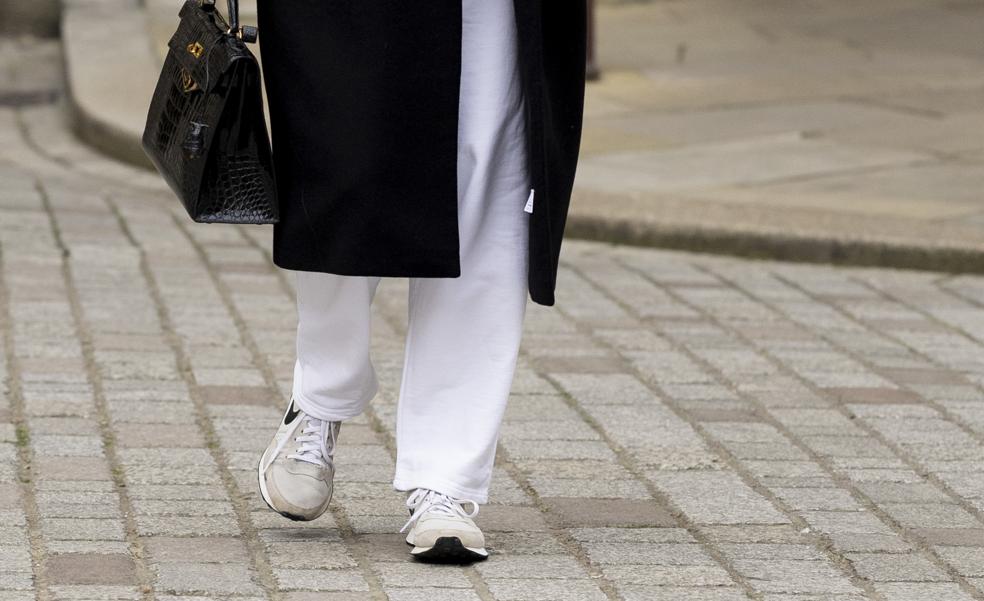 Estas son las zapatillas que las famosas van a llevar a diario durante todo el año