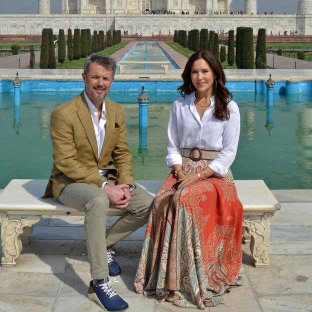 La falda paisley perfecta para la primavera es el nuevo comodín favorito de las royals