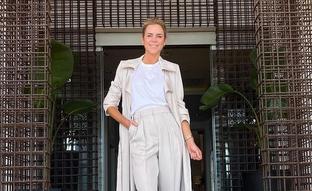 Siete looks perfectos de Amelia Bono para copiar a cualquier edad: vestidos de Zara, chaquetas de entretiempo y accesorios de nueva colección