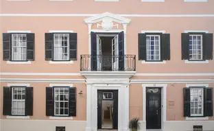 Can Albertí 1740, un palacete británico en Menorca para vivir el lujo al estilo Bridgerton