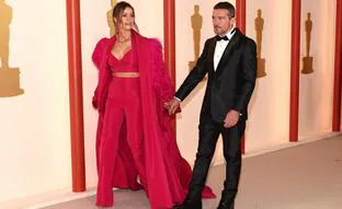 El look de Antonio Banderas en los Oscar 2023: apuesta por el made in Spain y derrocha elegancia junto a Nicole Kimpel