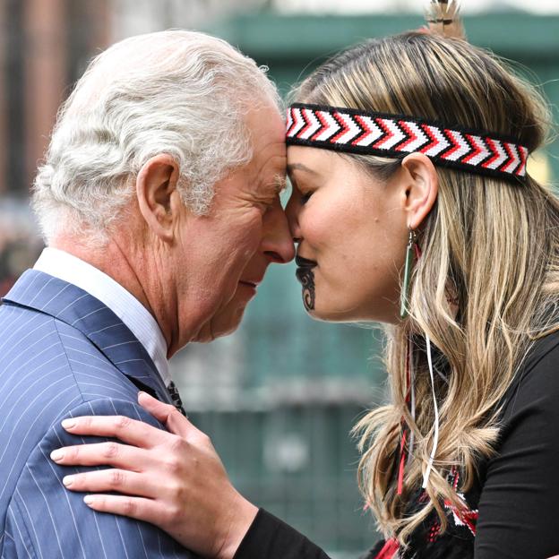 Carlos III no aprueba en su debut como rey en la Commonwealth: abucheos, extraños fallos de protocolo y una princesa a la fuga