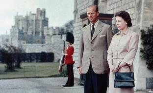 El duque de Edimburgo odiaba a los perros y creía en los ovnis: sus 74 años de amor con Isabel II, a pesar de las diferencias