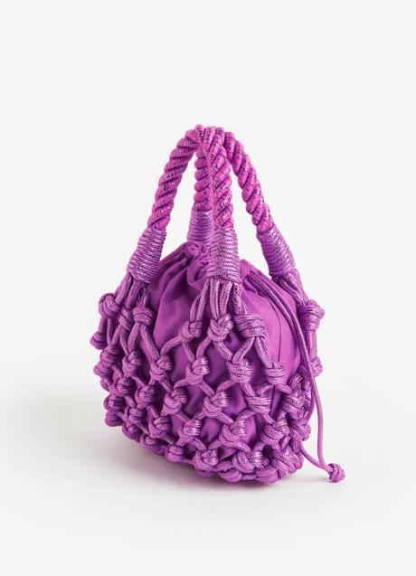 Bolso morado de H&M (29,99 euros)