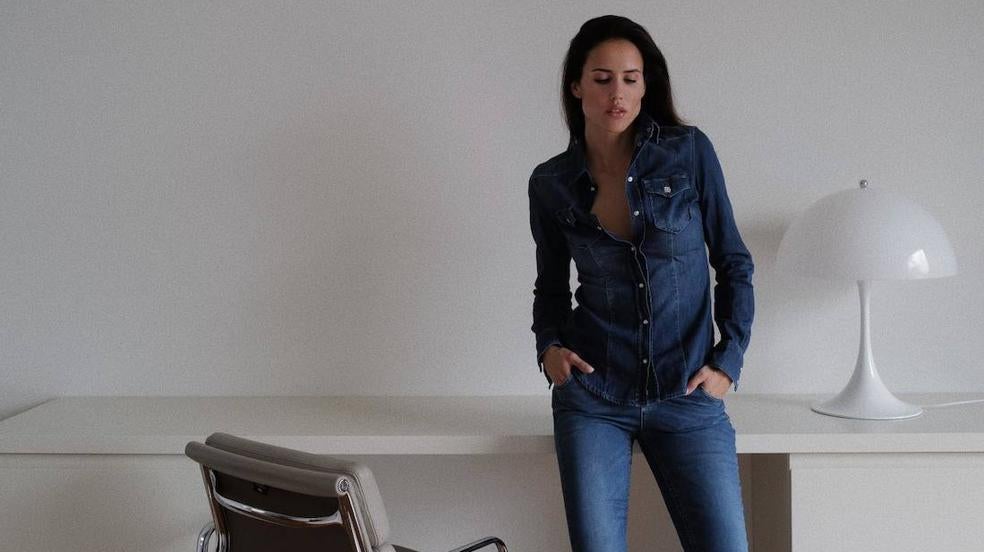 Las camisas vaqueras más estilosas y ponibles para recrear la tendencia del total look denim