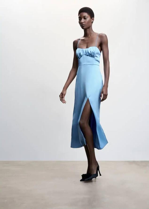 Los elegantes slip dress que las mejor vestidas llevan para solucionar sus looks en toda ocasión (a precio low cost)