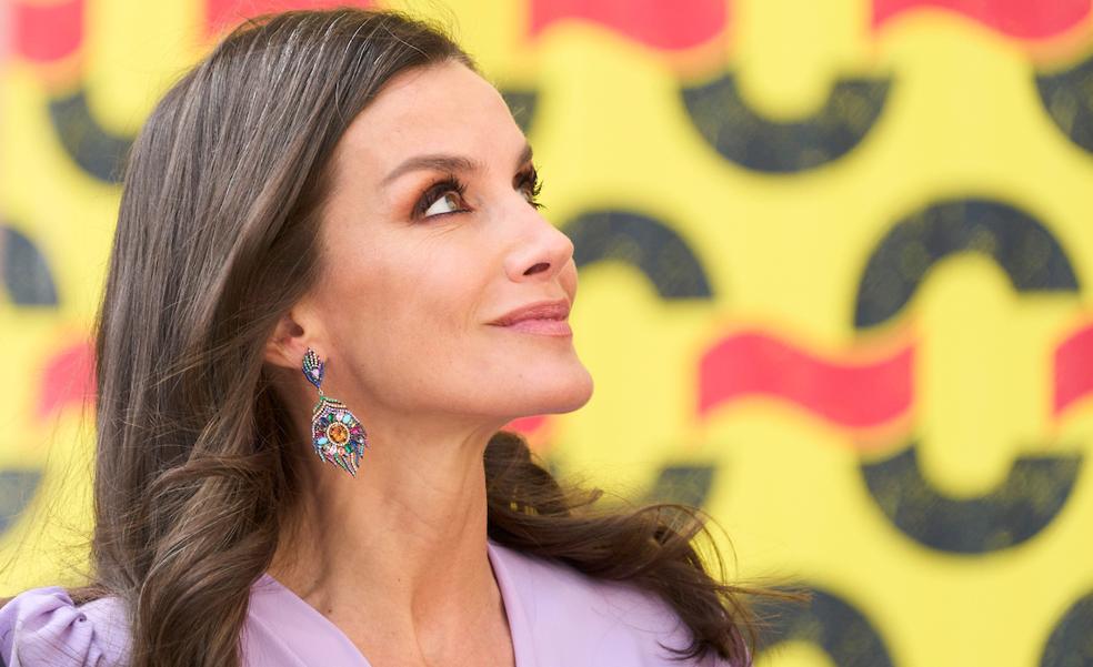 La reina Letizia, espectacular en Cádiz con un vestido lila nuevo y que van a querer todas las invitadas