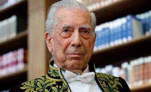 El año que Mario Vargas Llosa vivió peligrosamente: el Nobel cumple 87 años eclipsado por dos mujeres, reivindicado por sus hijos y con un nuevo enemigo